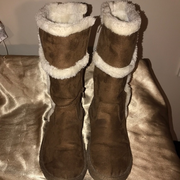 Micheal Kors Warm Winter Boots - Picture 1 of 6